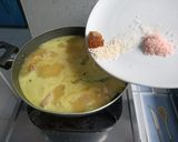 Foto langkah ke 5 dari resep Opor Ayam Kuah Kuning.