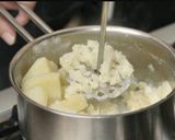 Foto del paso 3 de la receta: Puré de papa con crema