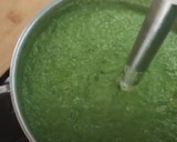 Foto del paso 3 de la receta: Crema de calabacín, raíz de apio y espinacas. Crema vegana