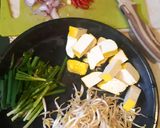 Foto langkah ke 1 dari resep Tumis tahu kucai.
