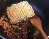 صورة لخطوة 3 من وصفة اندومي بطريقتي Noodles 🍜