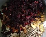 A picture of step 1 of HIBISCUS&GUAVA JUICE.