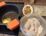 Foto del paso 2 de la receta: Muslitos de pollo en salsa