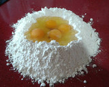 Foto del paso 1 de la receta: Pasta fresca casera rellena de mozzarella y espinacas