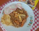 Foto langkah ke 5 dari resep Nasi Goreng Sosis.