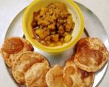 A picture of step 15 of Bong style flat bread with potato curry.