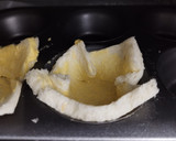 Foto langkah ke 2 dari resep Roti Sosis Telur Panggang.