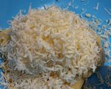 Foto langkah ke 3 dari resep Thumbprint Cheese Strawberry.
