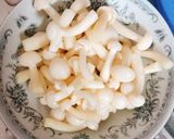 Hình bước làm 3 của món Bánh bao nhân hạt sen nấm rau củ