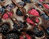 Foto del paso 8 de la receta: Bizcocho de chocolate y frutos rojos (Foscocho)
