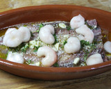 Foto del paso 1 de la receta: Estornino con gambas en ajada al horno
