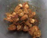 รูปขั้นตอนการทำที่ 3 ของ “กุ้งคลุกซอส”