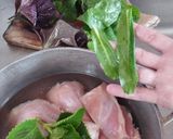 Foto del paso 1 de la receta: Pollo a la BBQ acompañado con ensalada de hojas batata