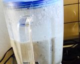 A picture of step 3 of Banana,blue berry and kiwi Smoothie.