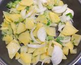 Krumpli sajttal-tojással recept fázis 1 fotója