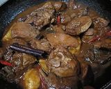 Foto langkah ke 3 dari resep Semur Ayam Kentang Pedas.