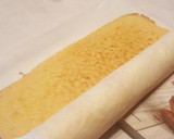 Foto del paso 5 de la receta: Enrollado relleno de nata con cobertura de crema pastelera de café