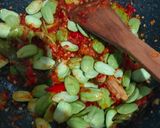 Foto langkah ke 6 dari resep Sambal Pete Pedas Manis.