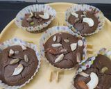 A picture of step 3 of Chocolate chips cup cake.