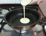 Foto del paso 4 de la receta: Pancakes con nata, plátano, miel y sirope