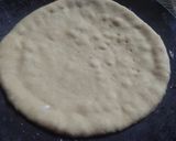 अनियन आटा पिज़्ज़ा (Onion aata pizza recipe in hindi) रेसिपी चरण 6 फोटो