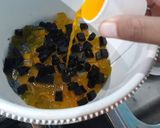 Foto langkah ke 2 dari resep Es Jeruk Jelly Selasih.