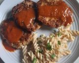 Foto del paso 2 de la receta: Tortitas de pollo con salsa roja