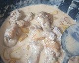 Foto del paso 5 de la receta: Pollo con patatas en salsa de queso