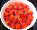A picture of step 1 of Strawberry Smoothie.