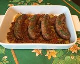 Une image de l'étape 9 de Saucisses aux tomates, courgette blanche et herbes aromatiques.