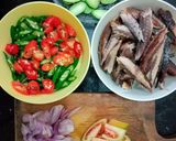 Foto langkah ke 2 dari resep Oseng Pindang Lombok Ijo.