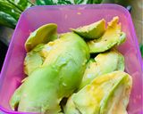 Foto langkah ke 3 dari resep 552. Alpukat Topping Madu.