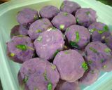 Foto langkah ke 4 dari resep Perkedel kentang ubi ungu.