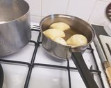 A picture of step 12 of Maandazis.