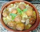 Foto del paso 9 de la receta: Albóndigas 🍜 con patatas 🍟 y champiñones 🍄