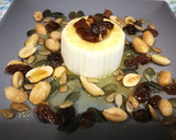 Foto del paso 2 de la receta: Queso fresco con frutos secos y miel de romero
