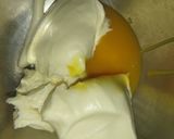 Foto langkah ke 1 dari resep Bolu kukus ketan hitam isi keju lumer.