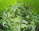 Foto del paso 4 de la receta: Cintas de calabacines 🥒al ajo🧄 con gambas 🦐
