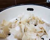 A picture of step 3 of Siomay/dimsum.