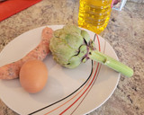 Foto del paso 1 de la receta: Butifarra de pollo con salsa de guisantes, alcachofas y huevo