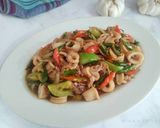 Foto langkah ke 5 dari resep Oseng Cumi Saus Tiram Pedas.