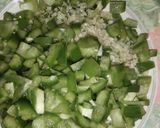 A picture of step 3 of Green pavbhaji.
