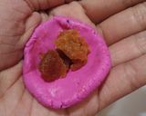 Foto langkah ke 3 dari resep Klepon buah naga.