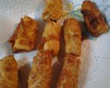 A picture of step 5 of Jalapeño egg roll poppers.