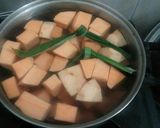 Foto langkah ke 2 dari resep Kolak Ubi Kolang Kalung.