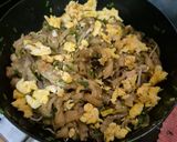 Foto langkah ke 4 dari resep Kwetiau goreng sapi cabe ijo.
