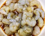 Hình bước làm 1 của món Tôm Xào Cà Rốt Thập Cẩm