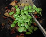 Foto langkah ke 8 dari resep Oseng baby cumi asin, ikan asin dan Pete.