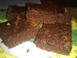 Brownie fácil con dulce de leche y crema