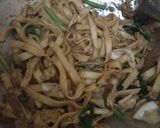 Foto langkah ke 6 dari resep 392) Mi Goreng Pipih Simple.